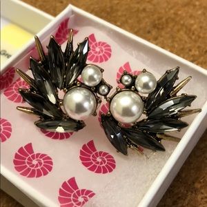 Fancy pearl earrings